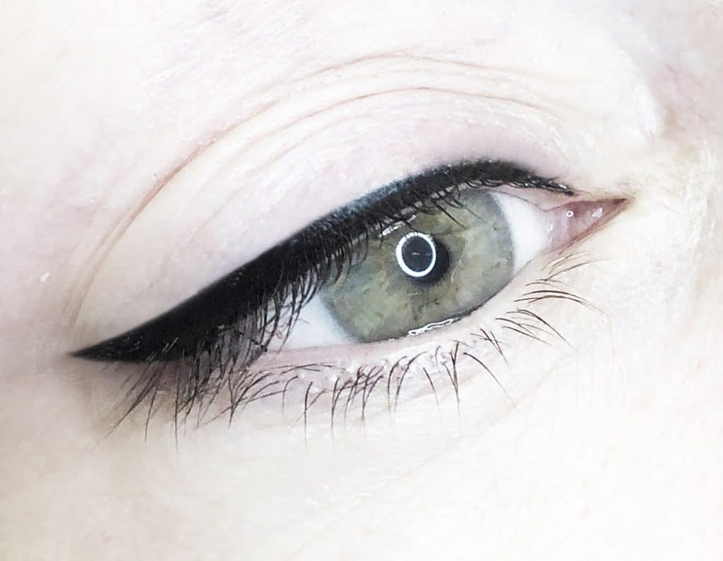 attraitsbeaute eyeliner