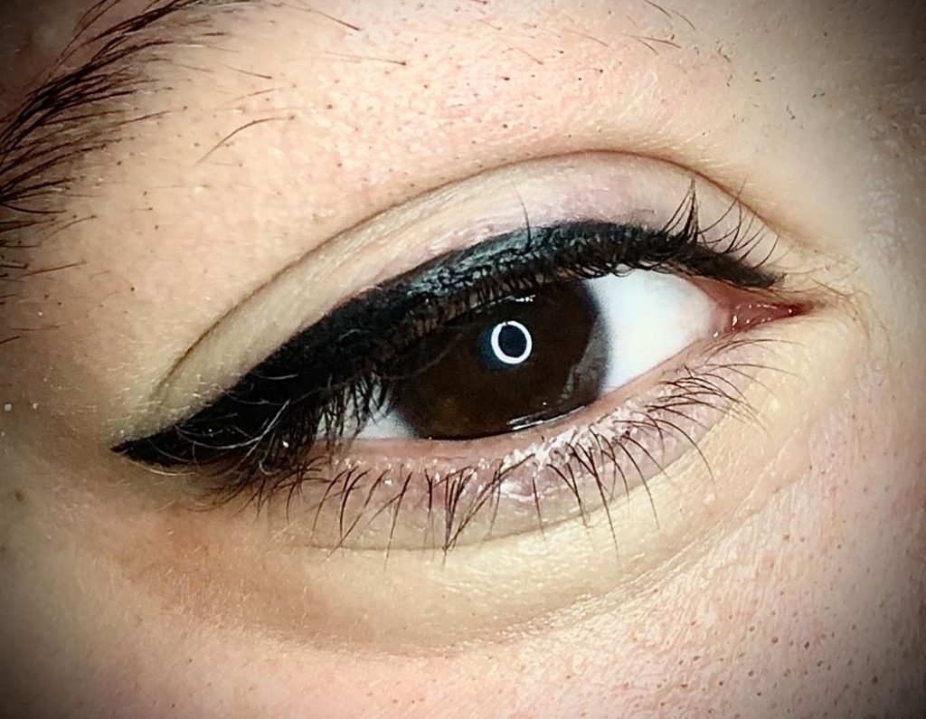 attraitsbeaute eyeliner